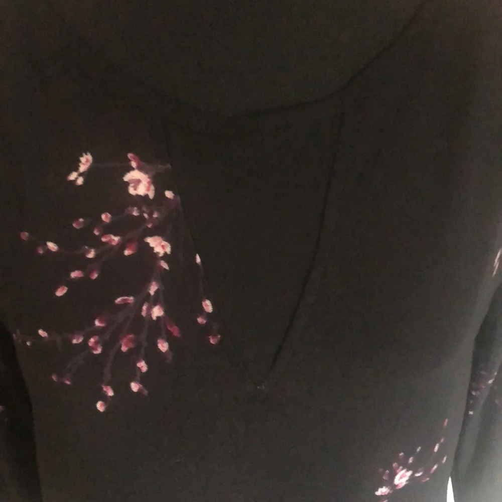 Ladies Dynamite 3/4 sleeve top - size medium - Picture 2 of 10